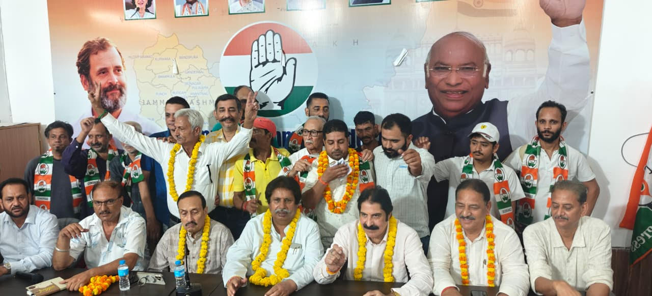DCC Jammu Urban reviews ‘Chhatron Ki Goonj’ campaign, welcomes new members into Congress fold