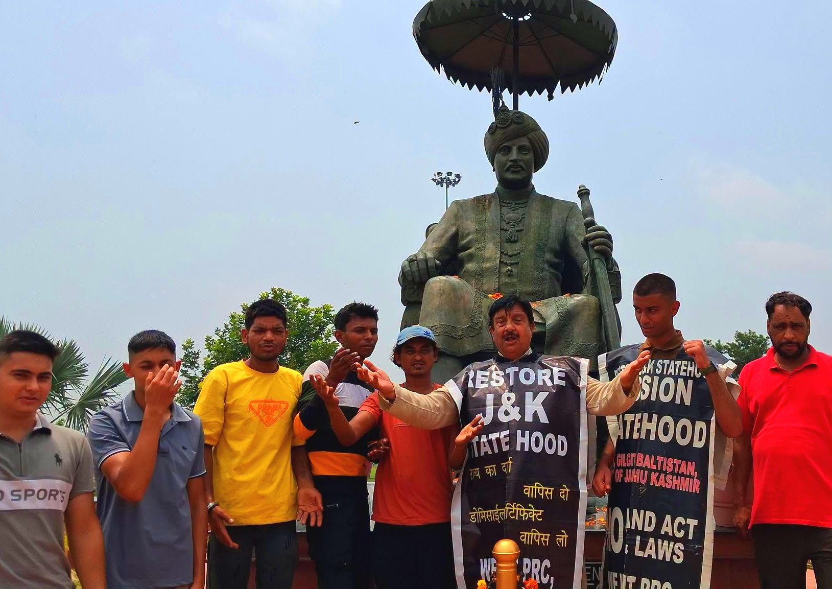 Dimple leaves for Delhi to lead July 20 Jantar Mantar Protest on J&K Statehood