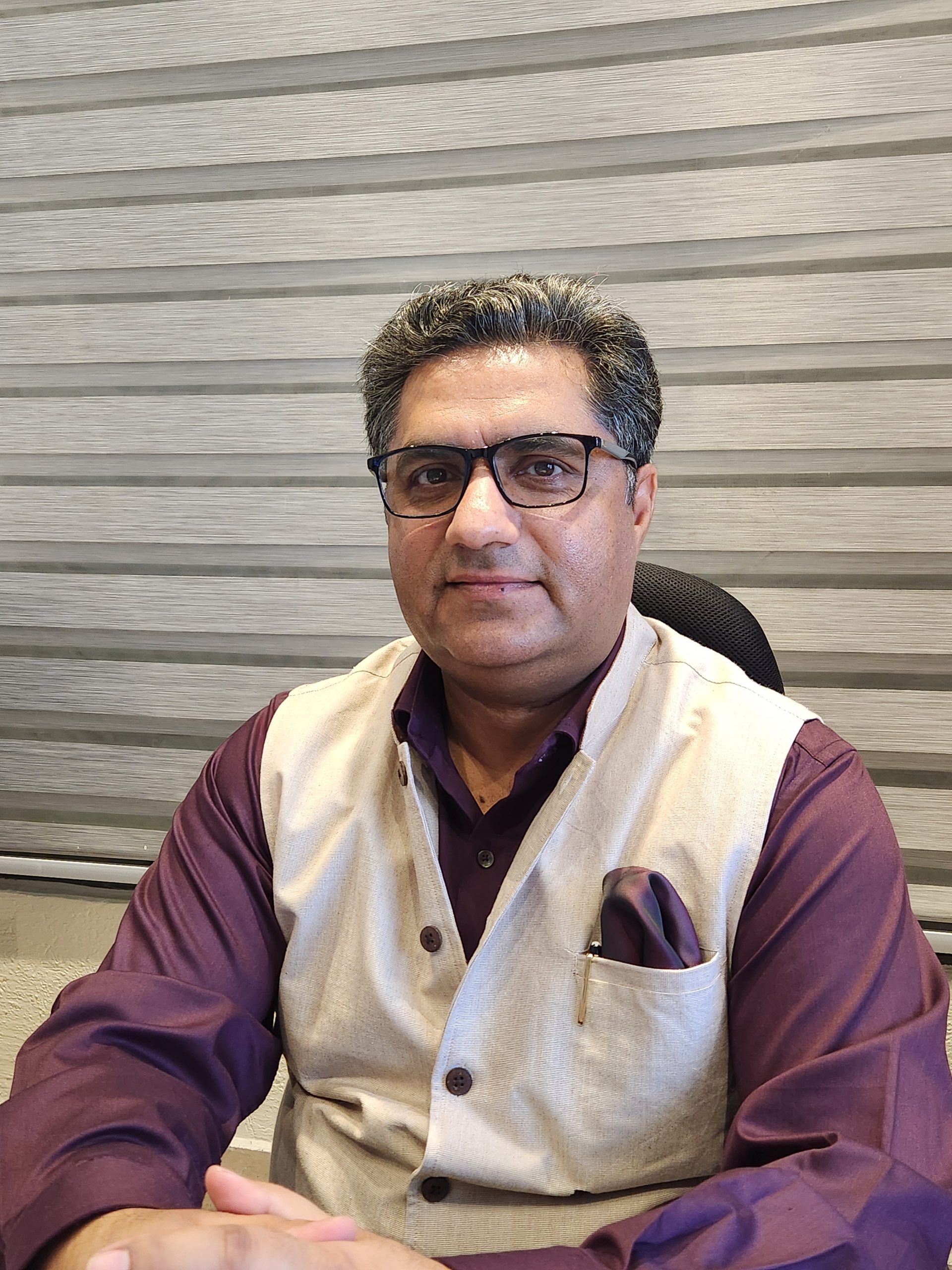 Dr Varinder slams Govt over ‘Dubious’ Outsourcing Policy, calls for immediate rollback Dr Varinder slams Govt over ‘Dubious’ Outsourcing Policy, calls for immediate rollback