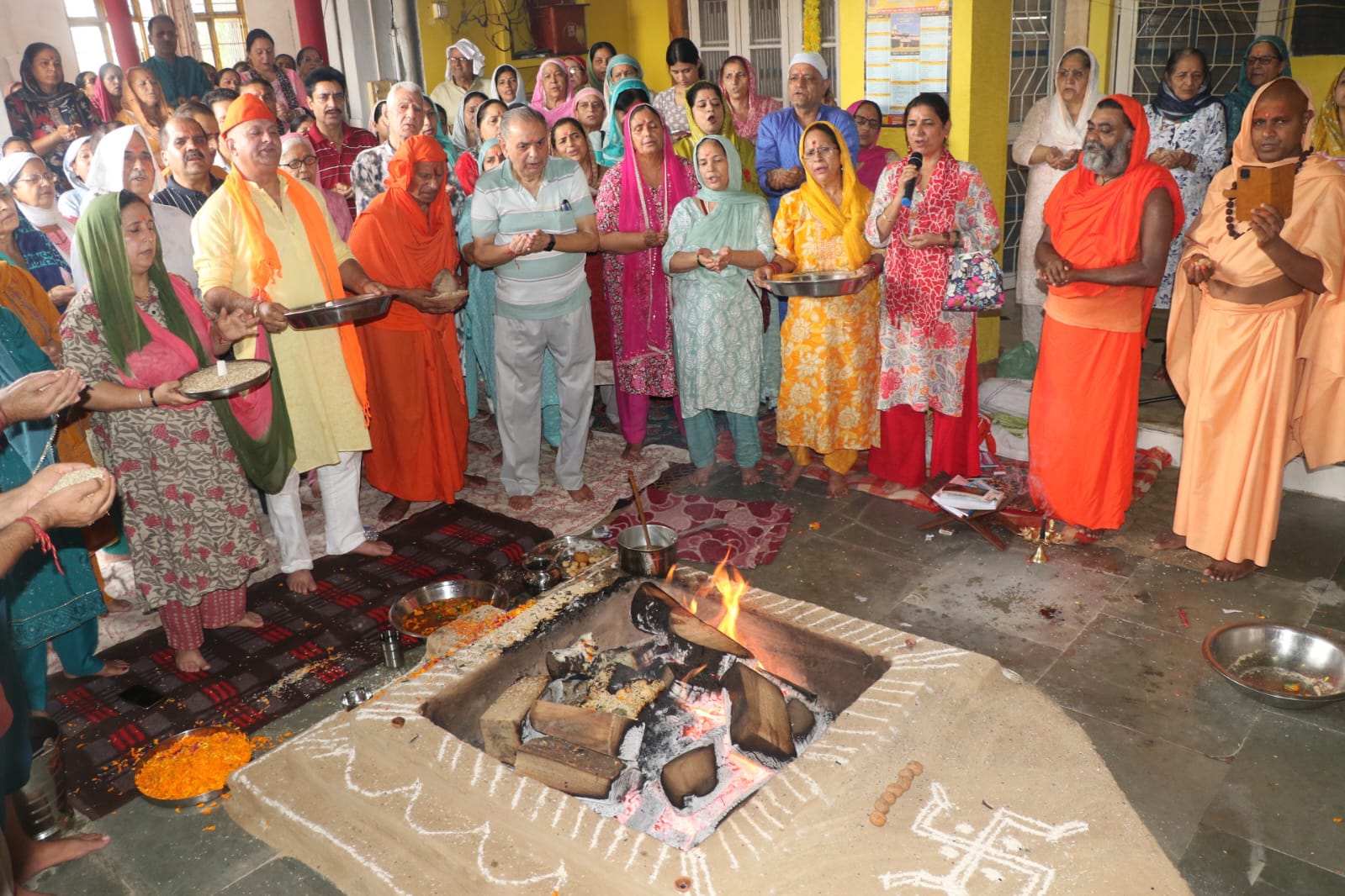 Guru Purnima Havan performed at Shri Swami Mahesh Bharti Ashram Bhavan, Suryvanshi Nagar Guru Purnima Havan performed at Shri Swami Mahesh Bharti Ashram Bhavan, Suryvanshi Nagar