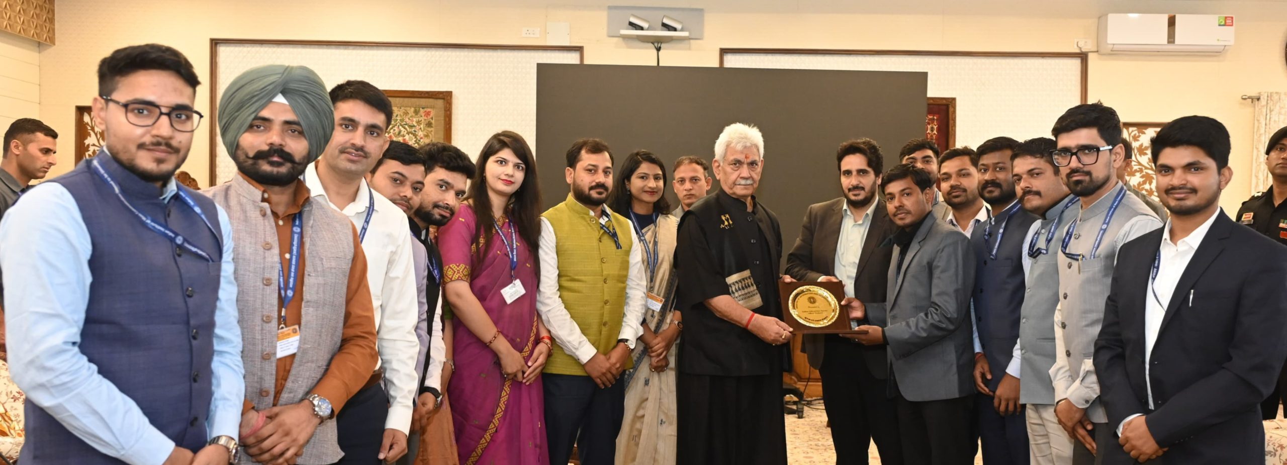 IIS Officer Trainees call on Lieutenant Governor IIS Officer Trainees call on Lieutenant Governor