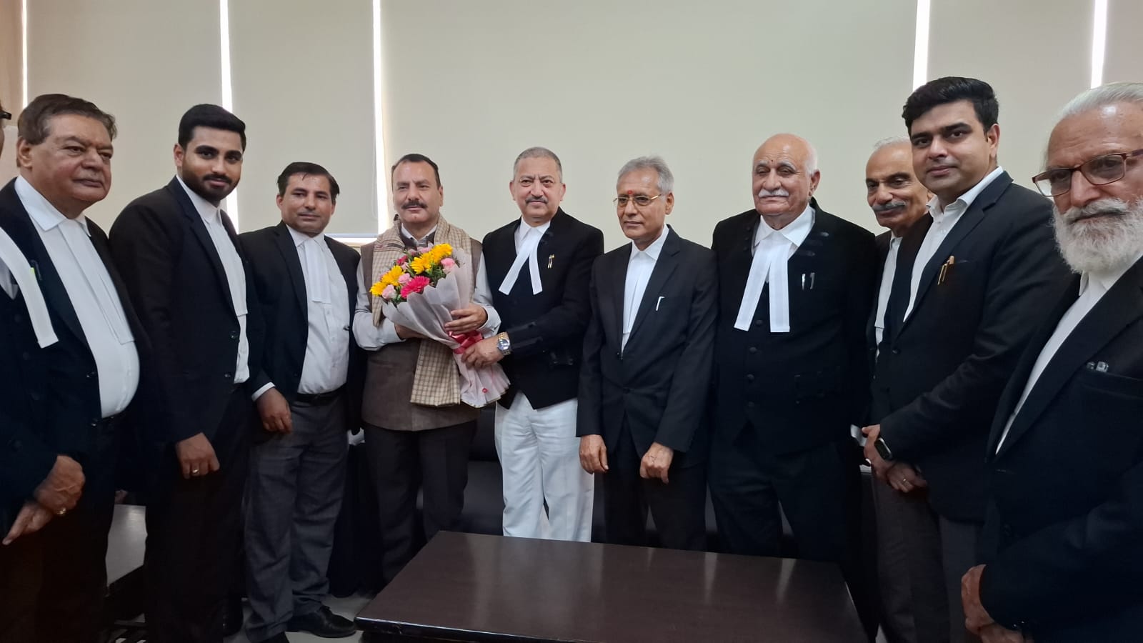 JKHCBAJ felicitate Justice Parihar on his elevation to High Court