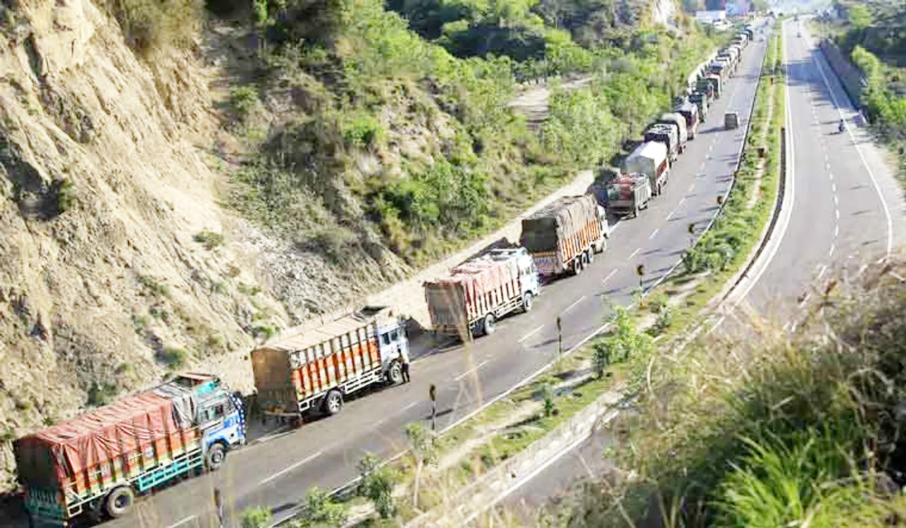 Jammu-Srinagar National Highway remains shut amid landslides, shooting stones