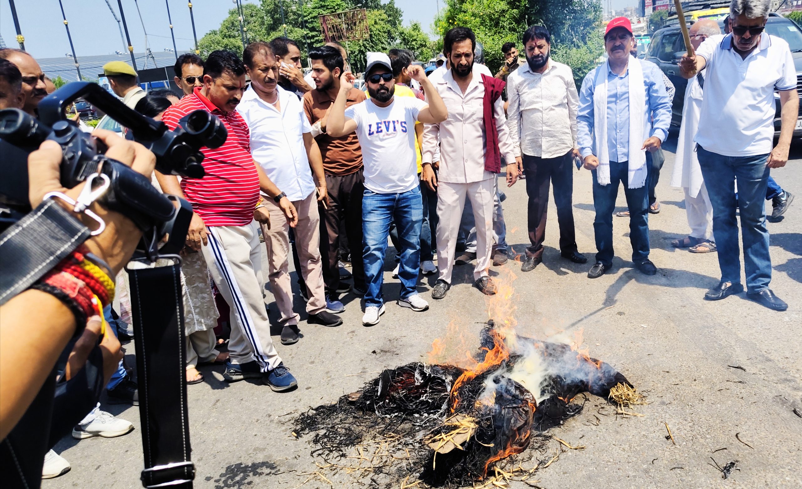 Joint protest held in Jammu over alleged insult to Maharaja Hari Singh; Separate Jammu State demanded