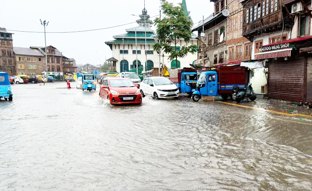 Kashmir hit by heavy rain, Flash Floods; IMD forecasts more showers Kashmir hit by heavy rain, Flash Floods; IMD forecasts more showers