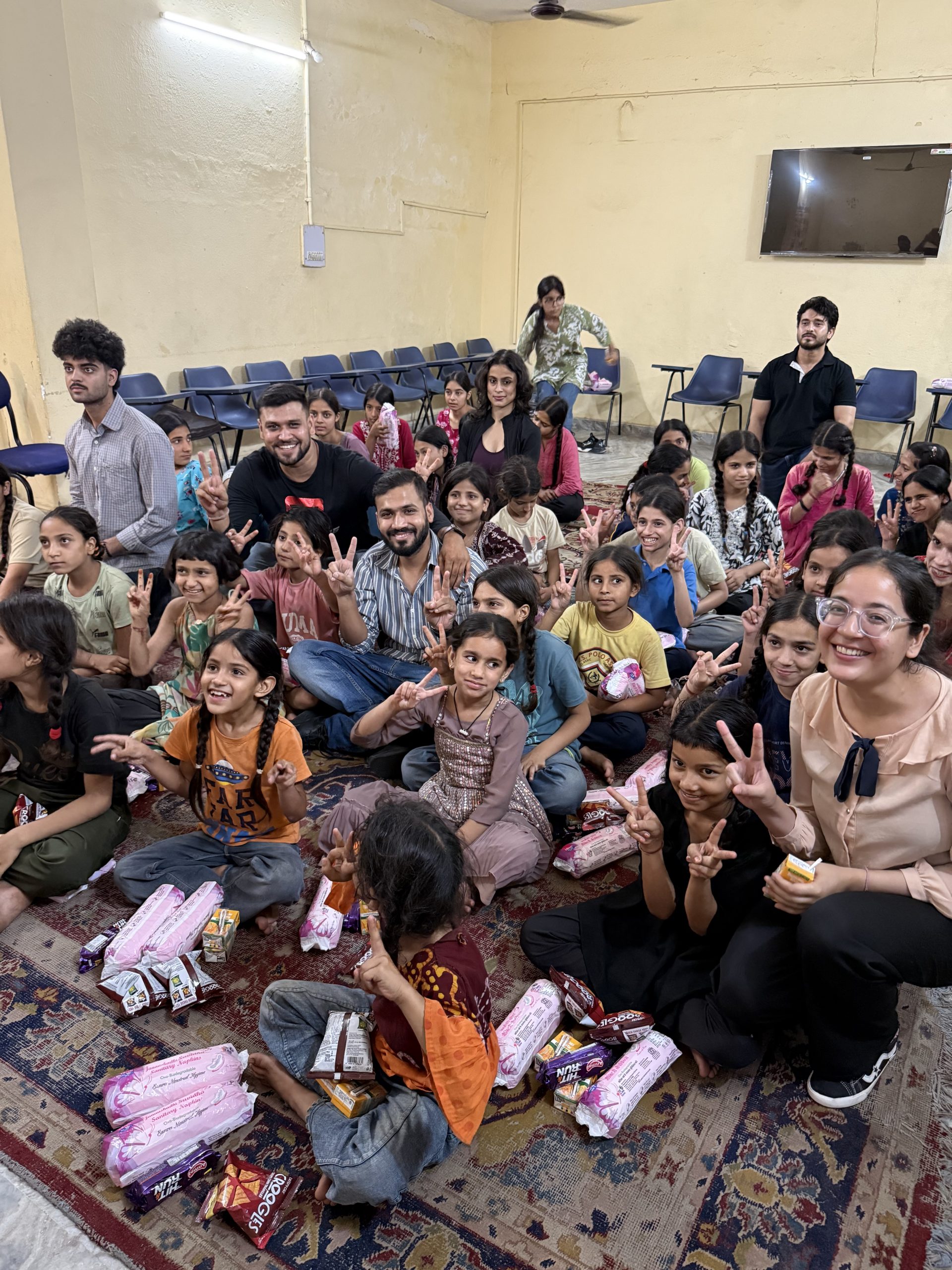 LFO-BHF distribute 1000 sanitary napkins at Balgran under project R-SAP