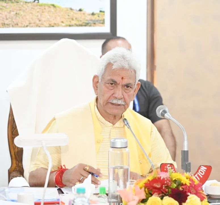 LG Manoj Sinha pays tributes to fallen heroes on Kargil Vijay Diwas LG Manoj Sinha pays tributes to fallen heroes on Kargil Vijay Diwas