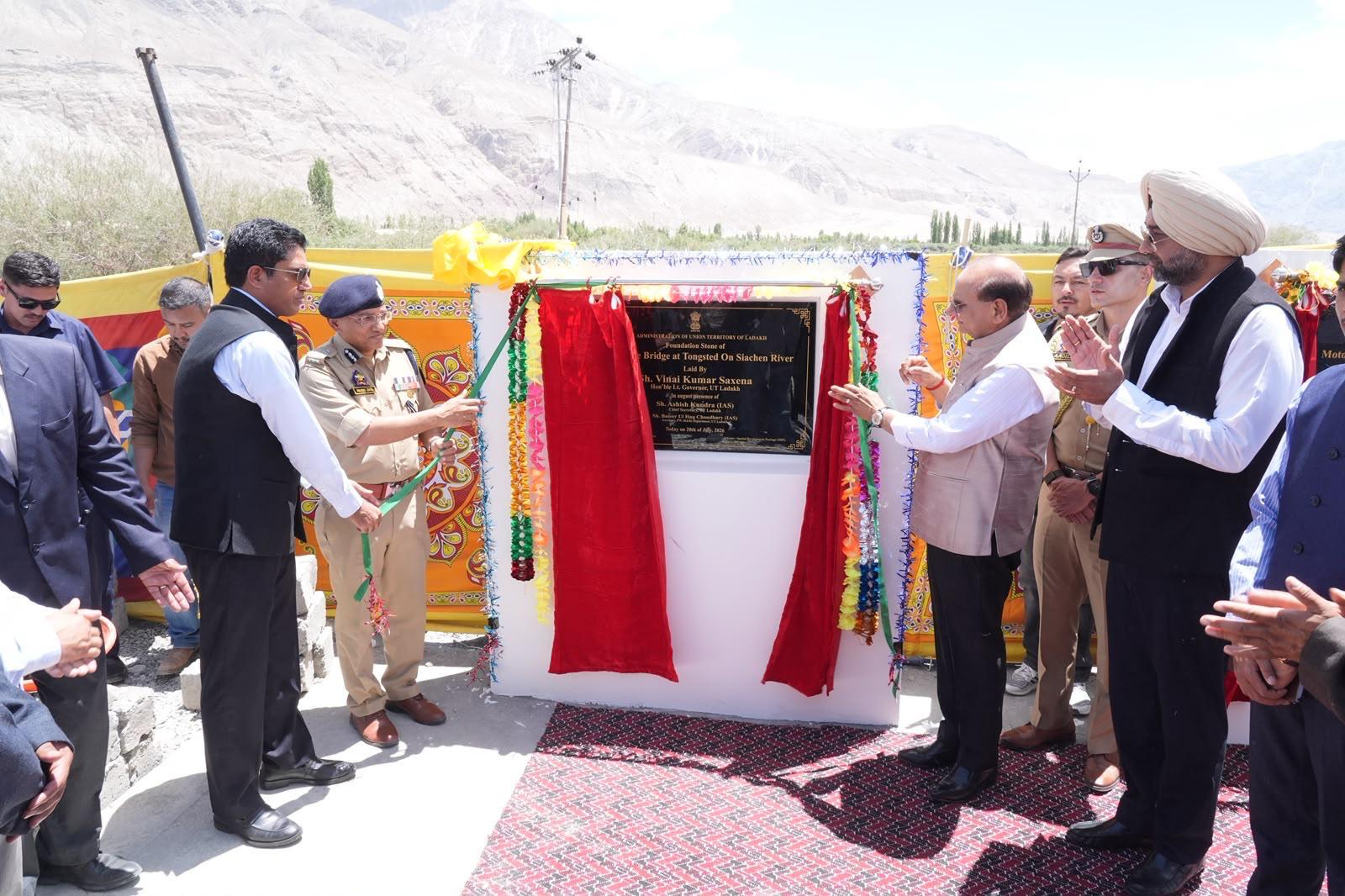 LG Saxena lays foundation stones of Burma–Sumoor and Tongsted motorable bridges during maiden visit to Nubra