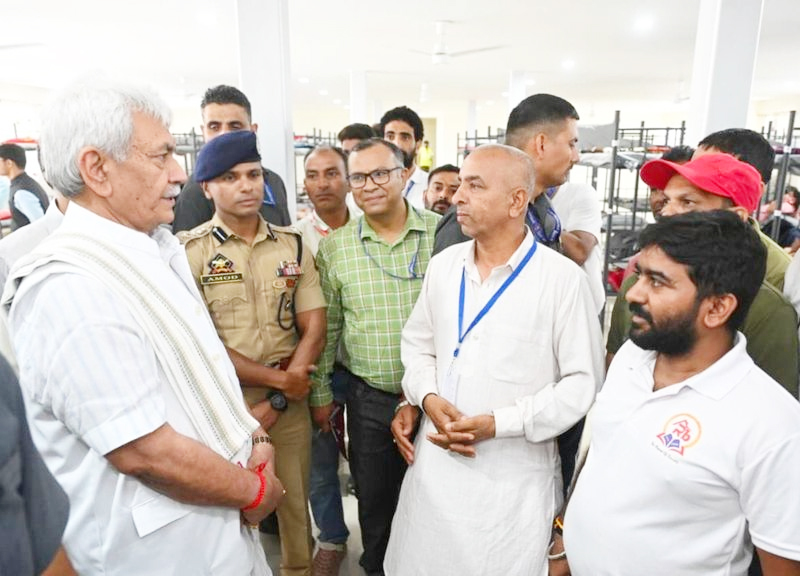 LG Sinha inspects Nunwan Base Camp, Reviews essential services for Amarnath Pilgrims LG Sinha inspects Nunwan Base Camp, Reviews essential services for Amarnath Pilgrims