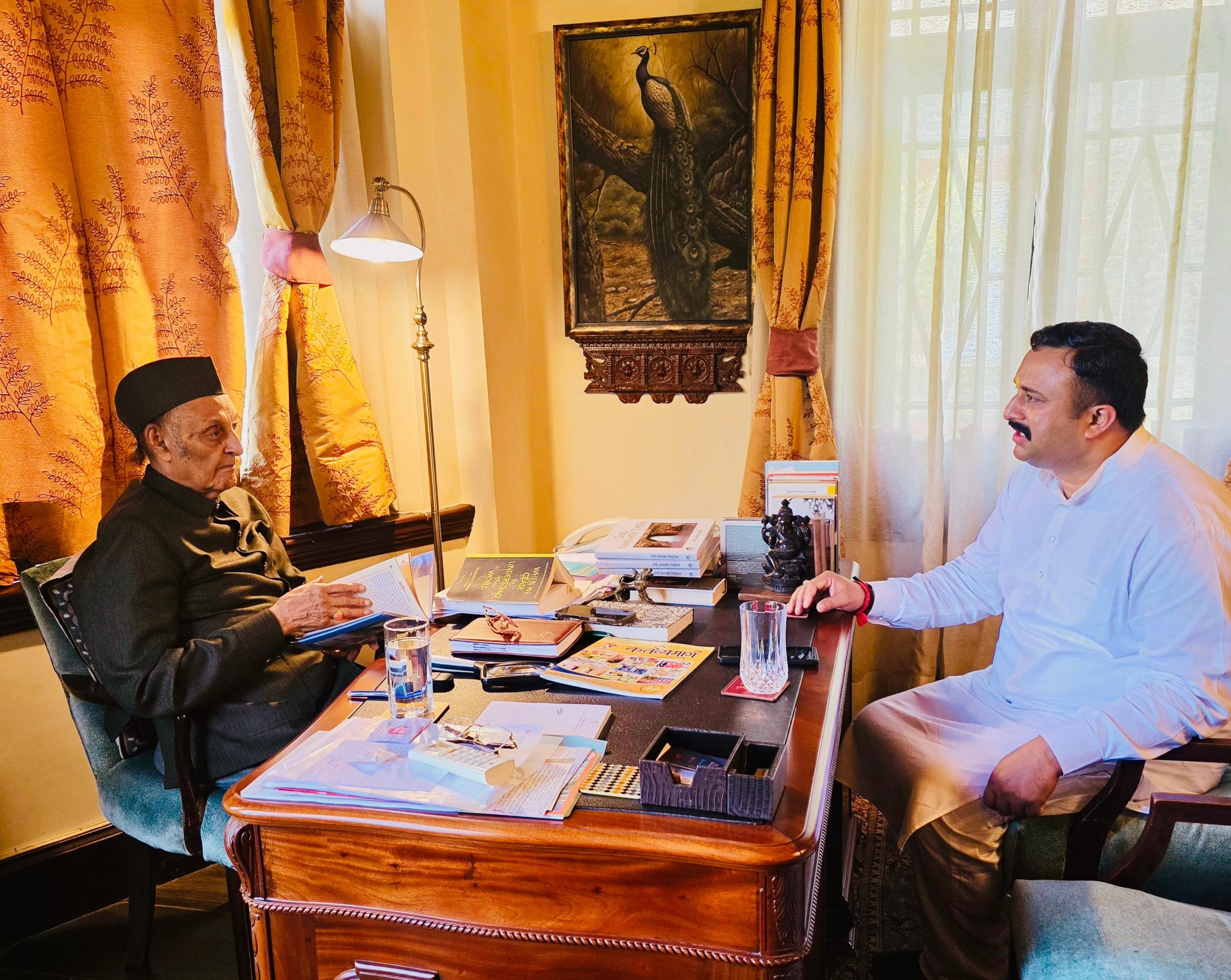 Mahant Rohit Shastri meets Dr. Karan Singh to promote renaissance of Sanskrit