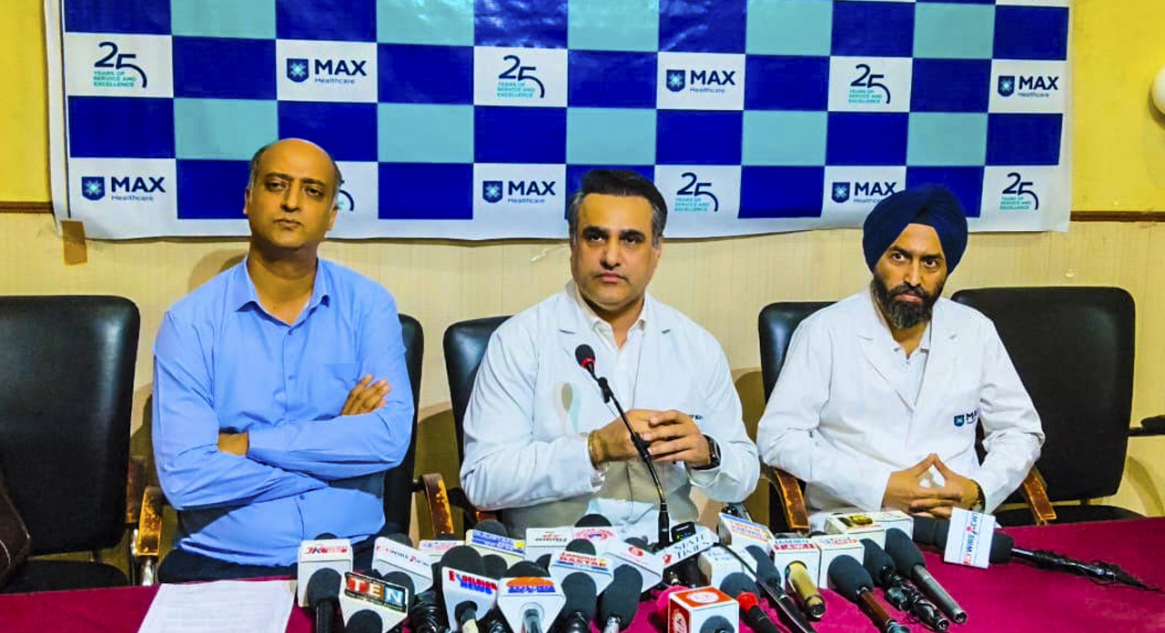 Max Hospital showcases advanced AI & 3D technology in knee replacement surgery