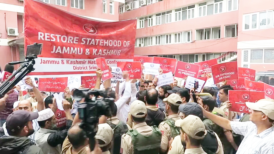 NC workers hold protest over statehood issue