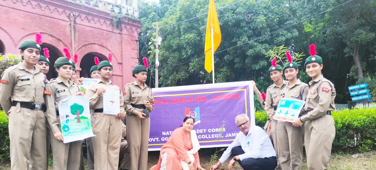 NCC Senior Wing hosts ‘Ek Ped Maa Ke Naam’ Plantation Drive at GGM Science College