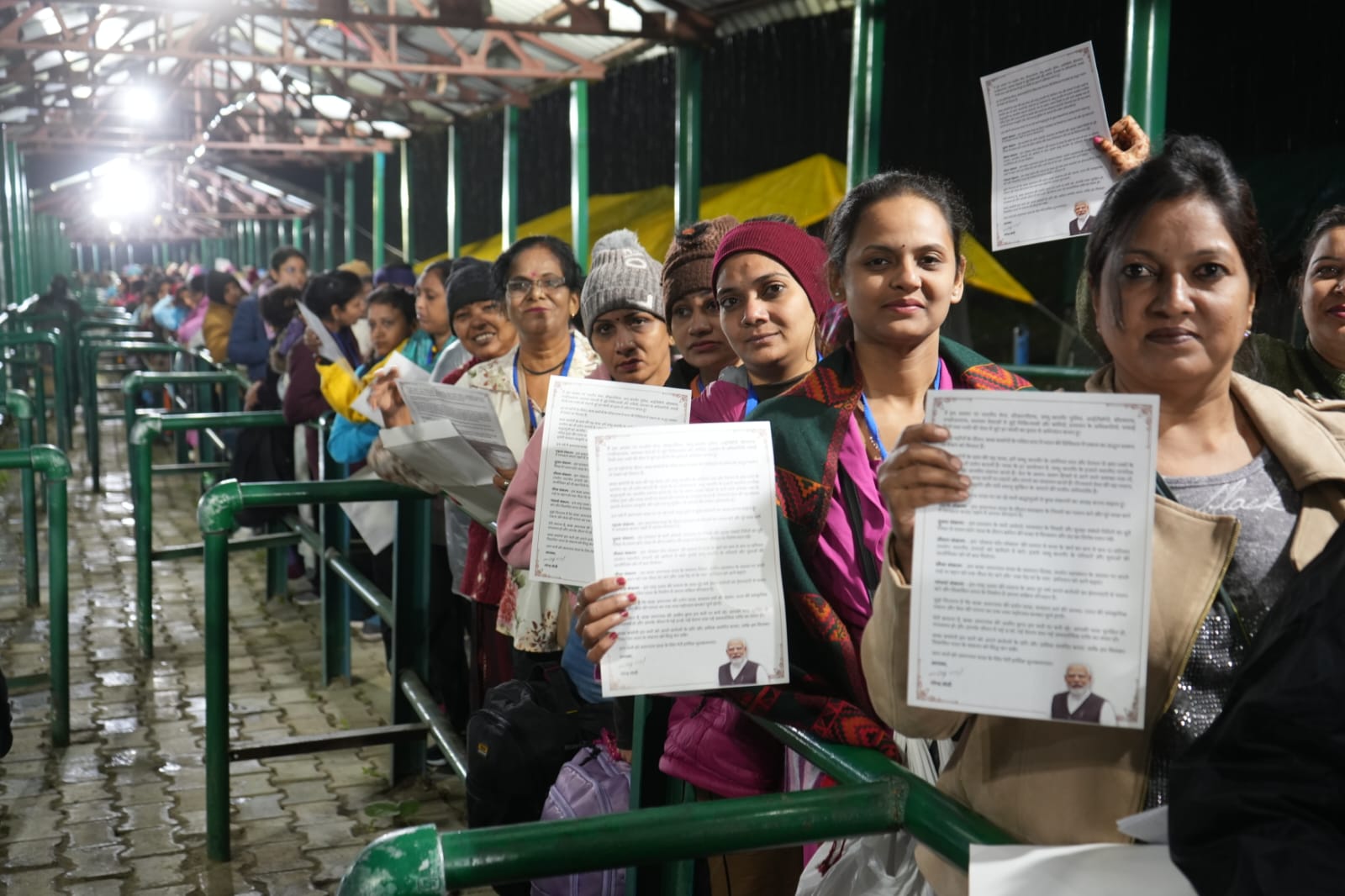 PM’s special message pamphlets handed to Shri Amarnathji  Yatra pilgrims at Nunwan, Baltal Base camps