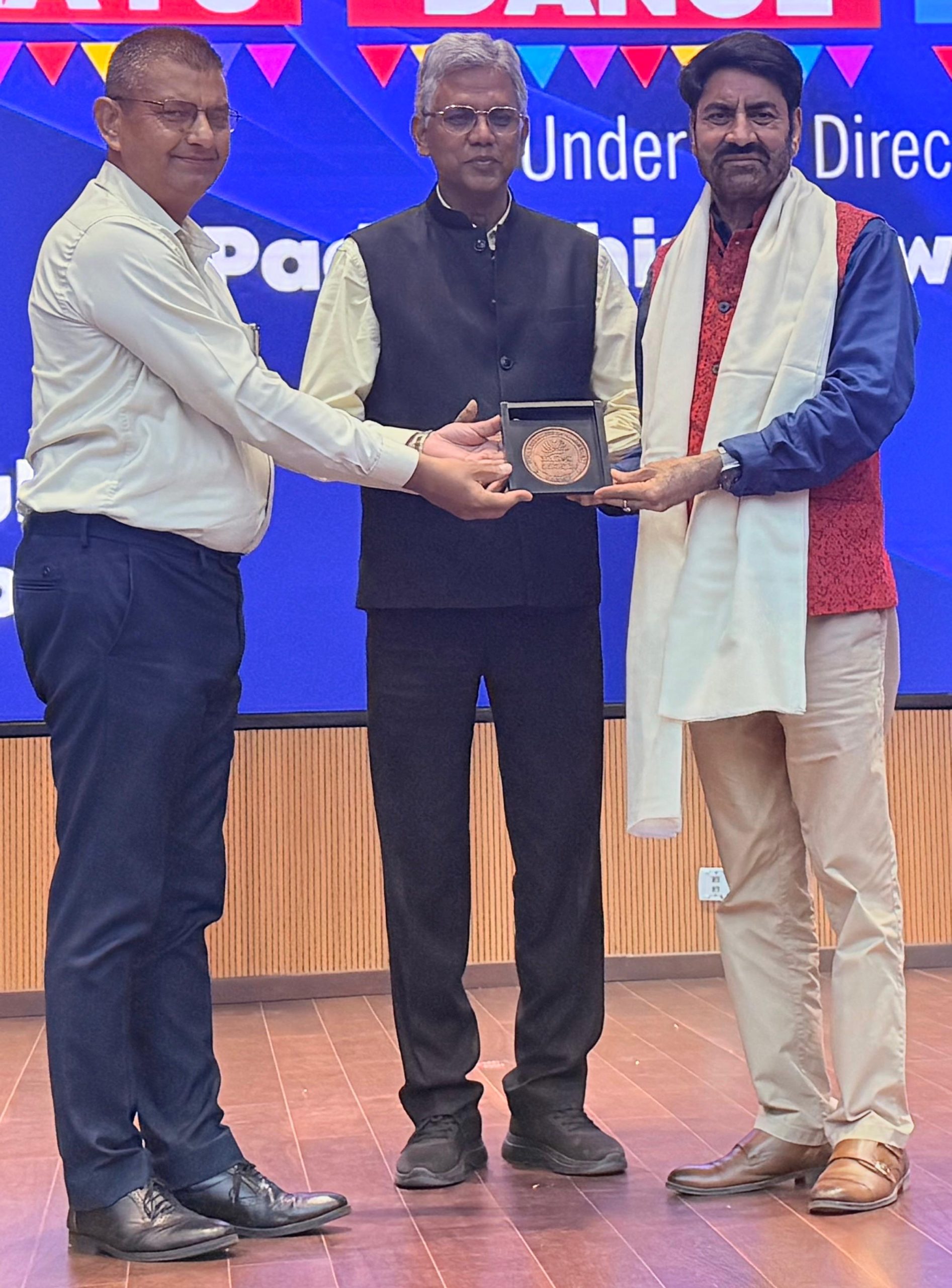 Padma Shri Balwant Thakur felicitated by IIM Jammu for pioneering innovations in arts education