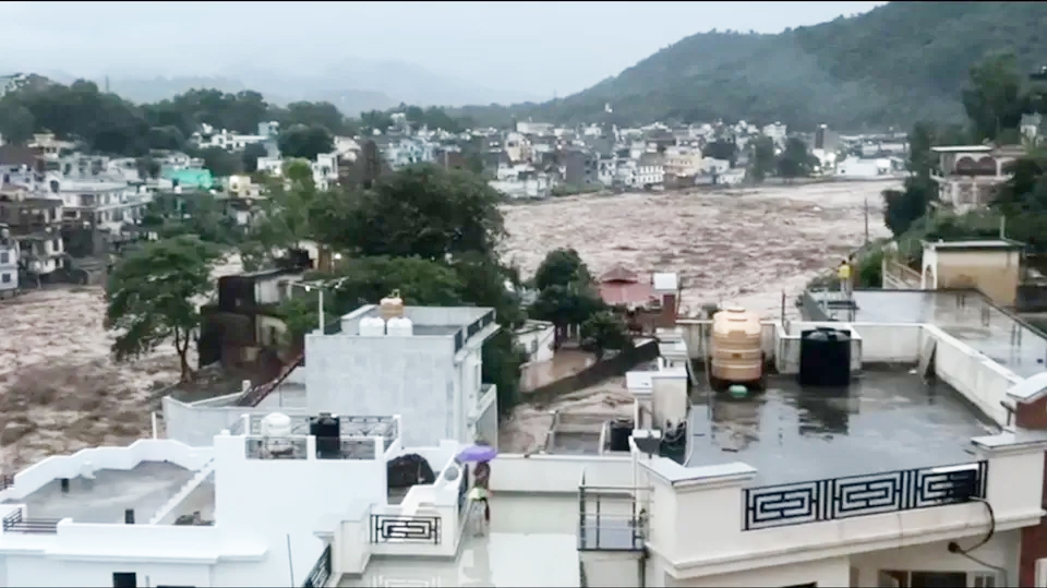 Flash floods hit Rajouri town, hundreds shifted to safer places amid heavy rainfall