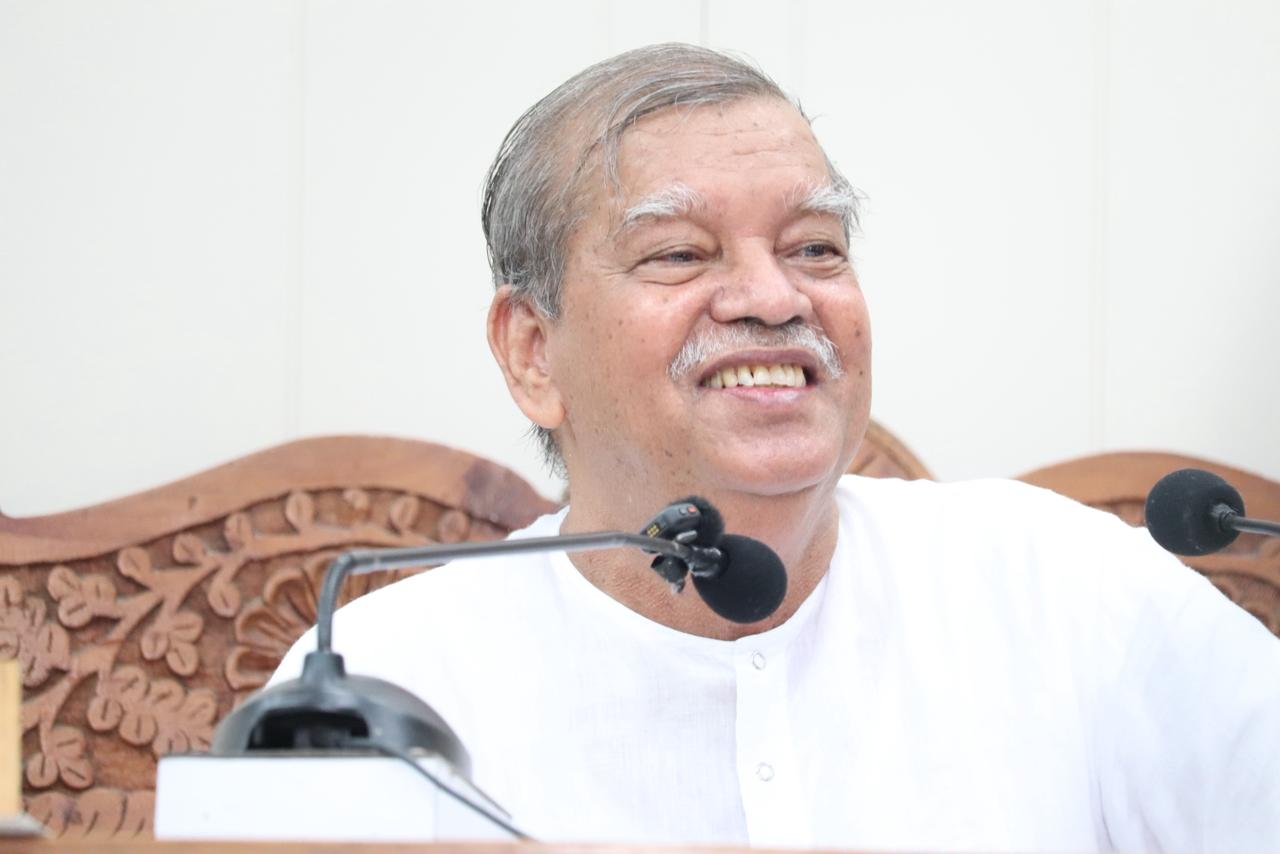 Sadguru Madhuparamhans Ji emphasises power of Sumiran during spiritual discourse