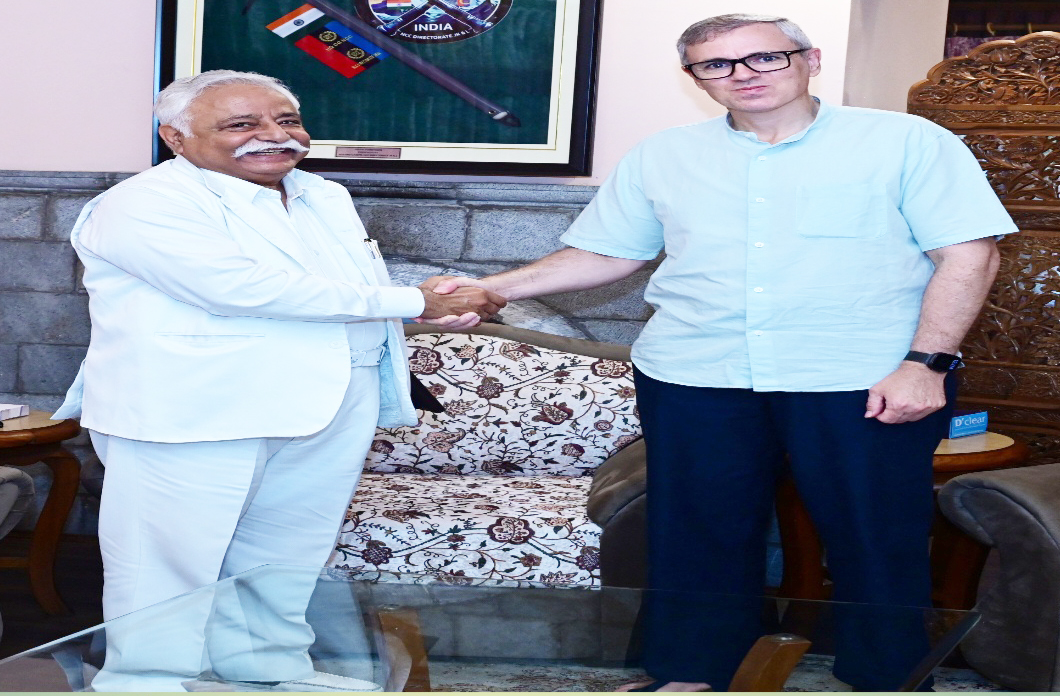 Sadhotra calls on CM; discusses organisational matters, key public issues Sadhotra calls on CM; discusses organisational matters, key public issues