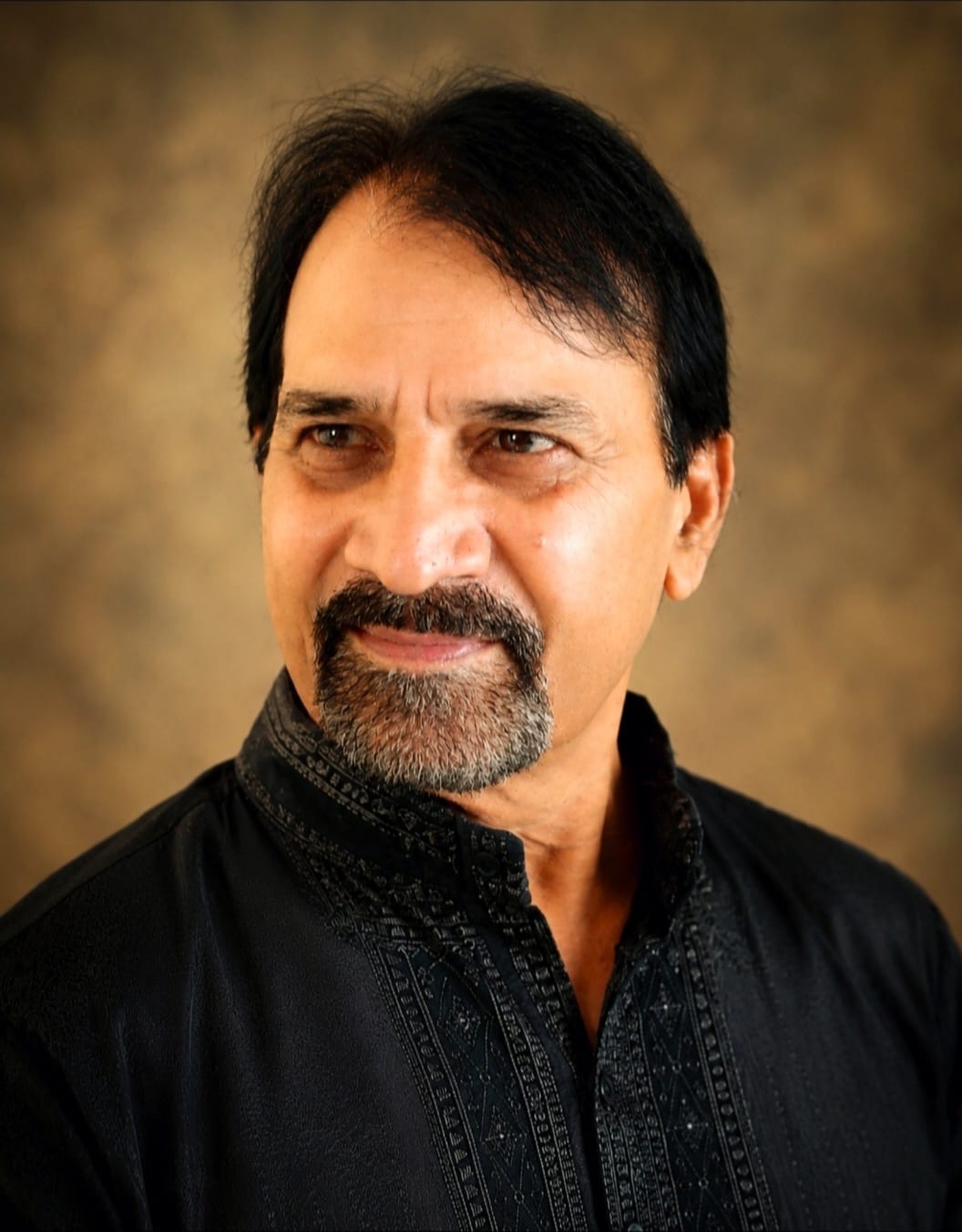 Sculptor Ganesh Sharma gets IUCAS International Cultural Leader Certificate