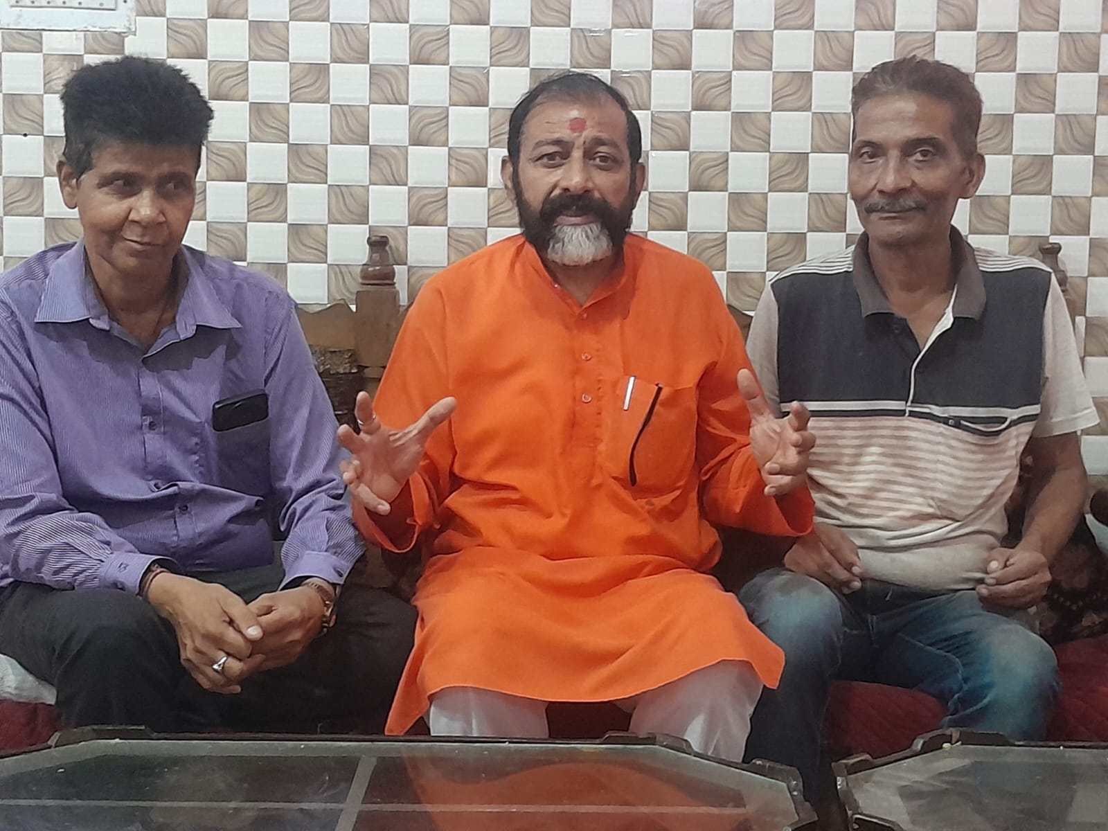 Shiv Sena Hindustan Chief lauds LG Sinha for anti-drug drive, Amarnathji Yatra arrangements