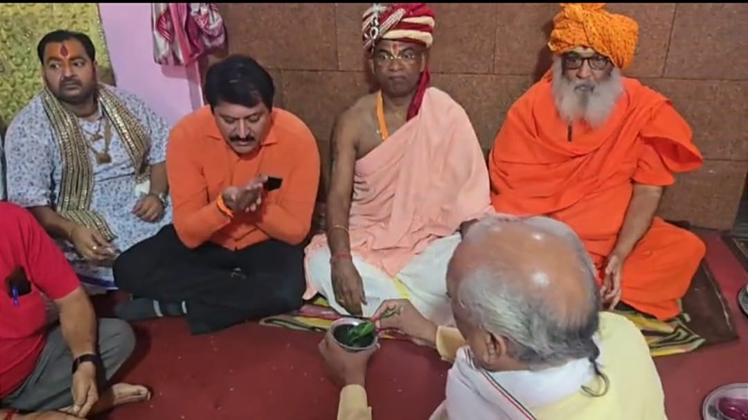 Special prayers held for J&K flood victims; Swami calls for respecting nature