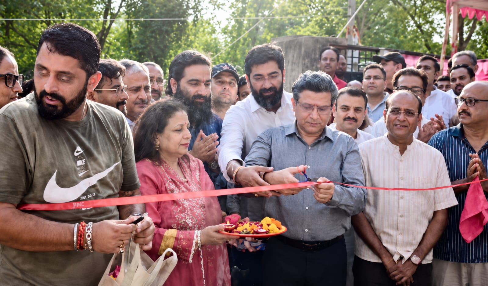 True Hope Foundation, Lalitaditya Trust donate ambulance for Displaced Kashmiri Migrant Camps