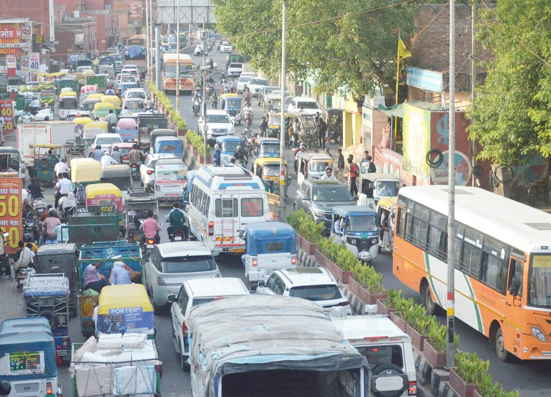 Jammu-bound vehicles halted near Navyug Tunnel, thousands of passengers stranded