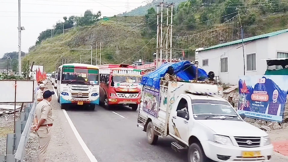 Over 8,700 pilgrims leave Jammu in ninth batch of Amarnath Yatra