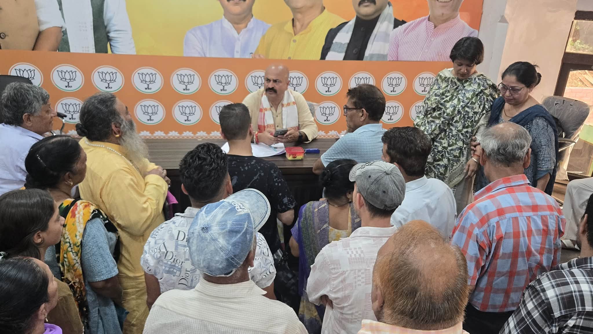 Yudhvir Sethi holds weekly ‘Janta Ka Darbar’, resolves public grievances
