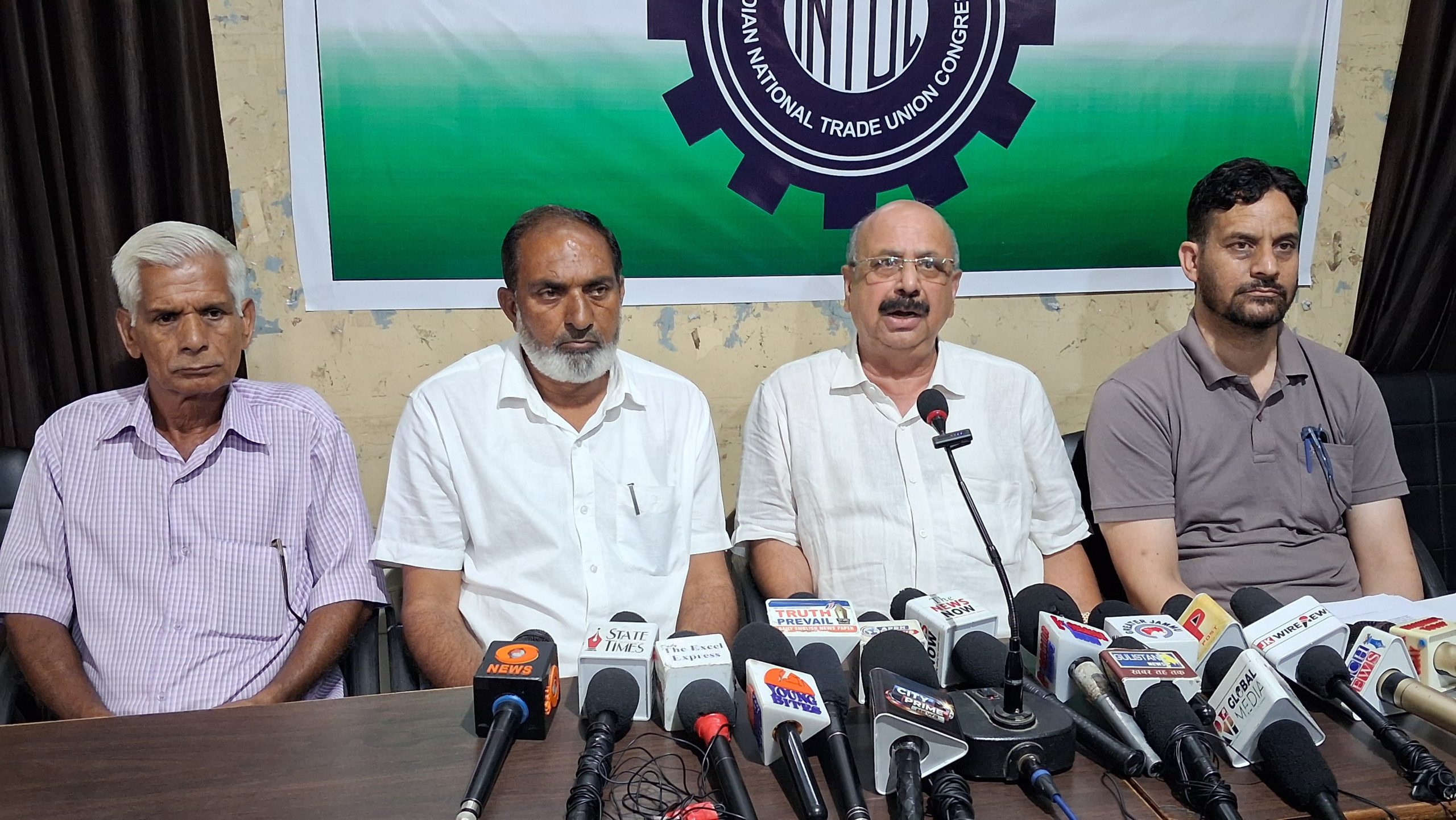 INTUC JKUT urges Govt to address labour issues, release pending wages and improve public services