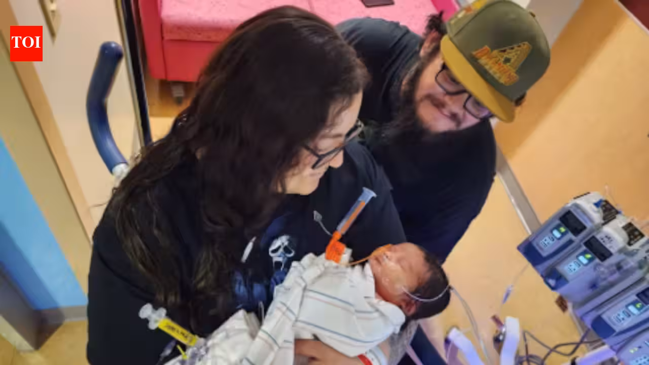 An Arizona baby stopped breathing during a post-office visit; former nurse Mary Schwarz performed CPR and helped restore her breathing on the way to hospital An Arizona baby stopped breathing during a post-office visit; former nurse Mary Schwarz performed CPR and helped restore her breathing on the way to hospital