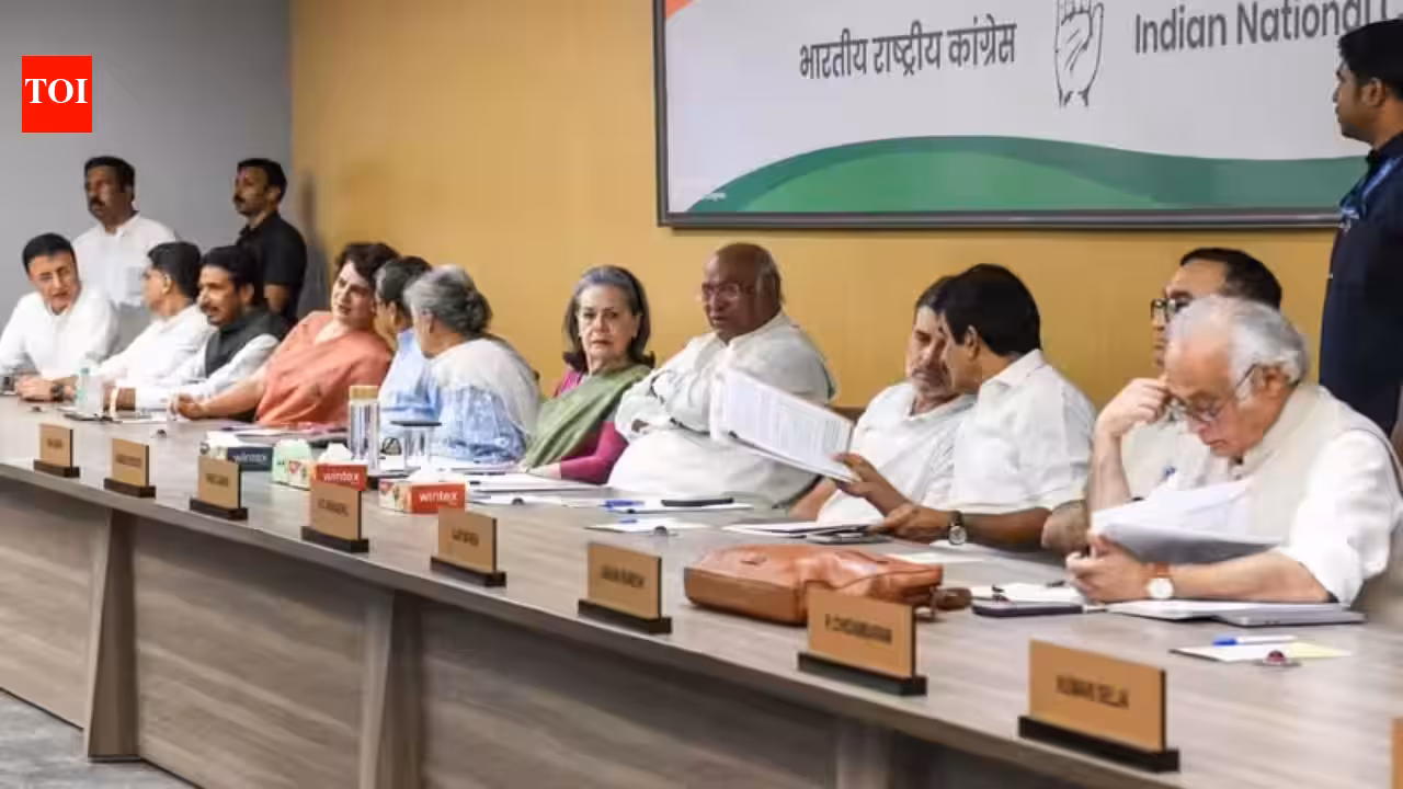 Congress Working Committee discusses Vande Mataram, firm on singing just 2 stanzas | India News Congress Working Committee discusses Vande Mataram, firm on singing just 2 stanzas | India News