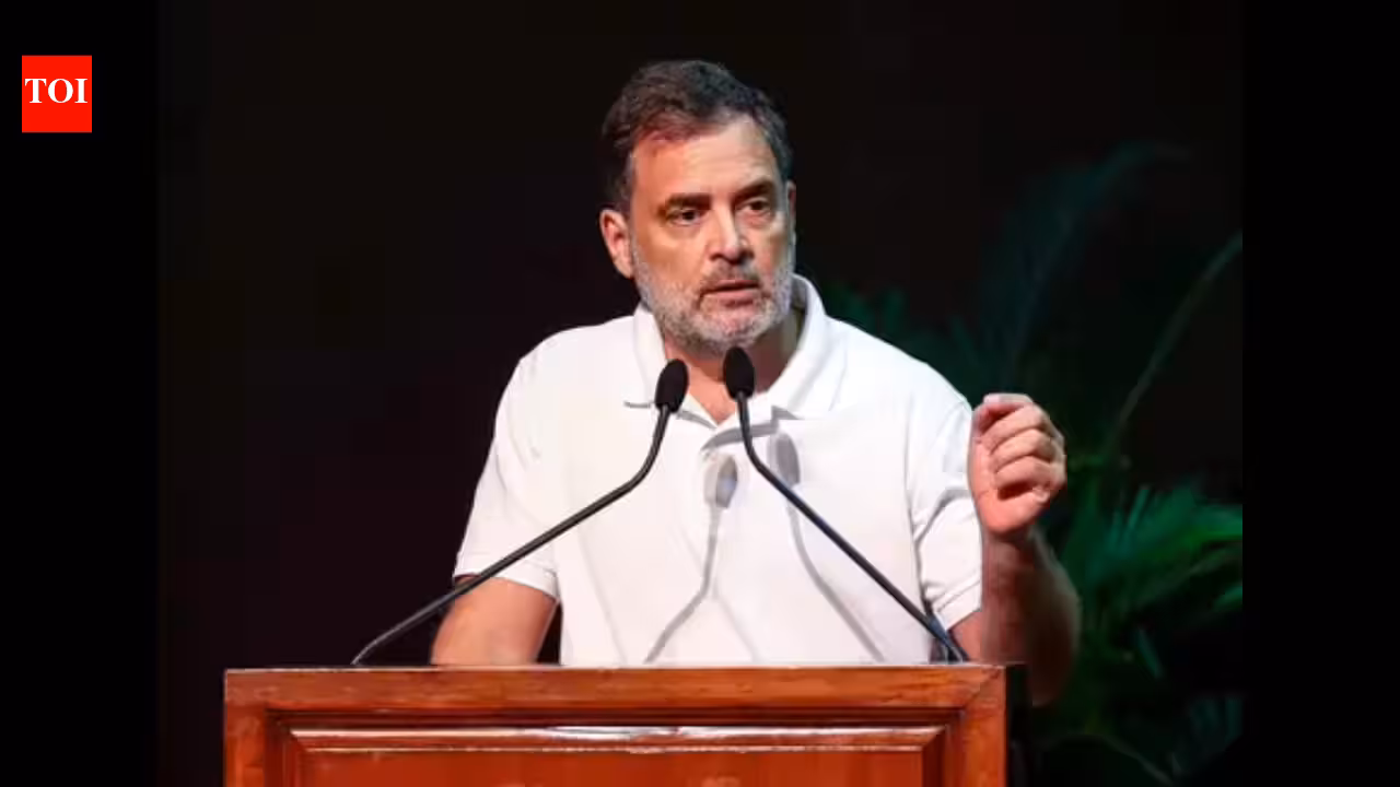 Rahul Gandhi asks Congress to monitor party netas’ social media stands | India News Rahul Gandhi asks Congress to monitor party netas’ social media stands | India News