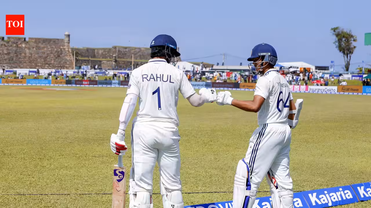 India 5/0 in 0.5 Overs