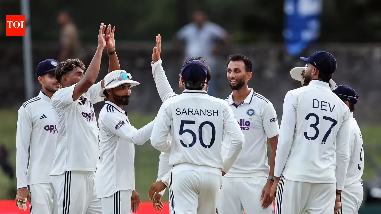 Sri Lanka 8/2 in 3.0 Overs