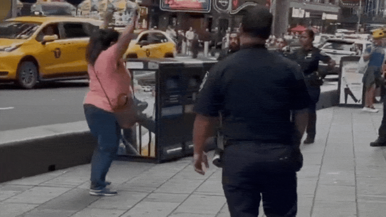 Times Square stabbing: 1 killed, another critically injured; suspect shot dead by NYPD Times Square stabbing: 1 killed, another critically injured; suspect shot dead by NYPD