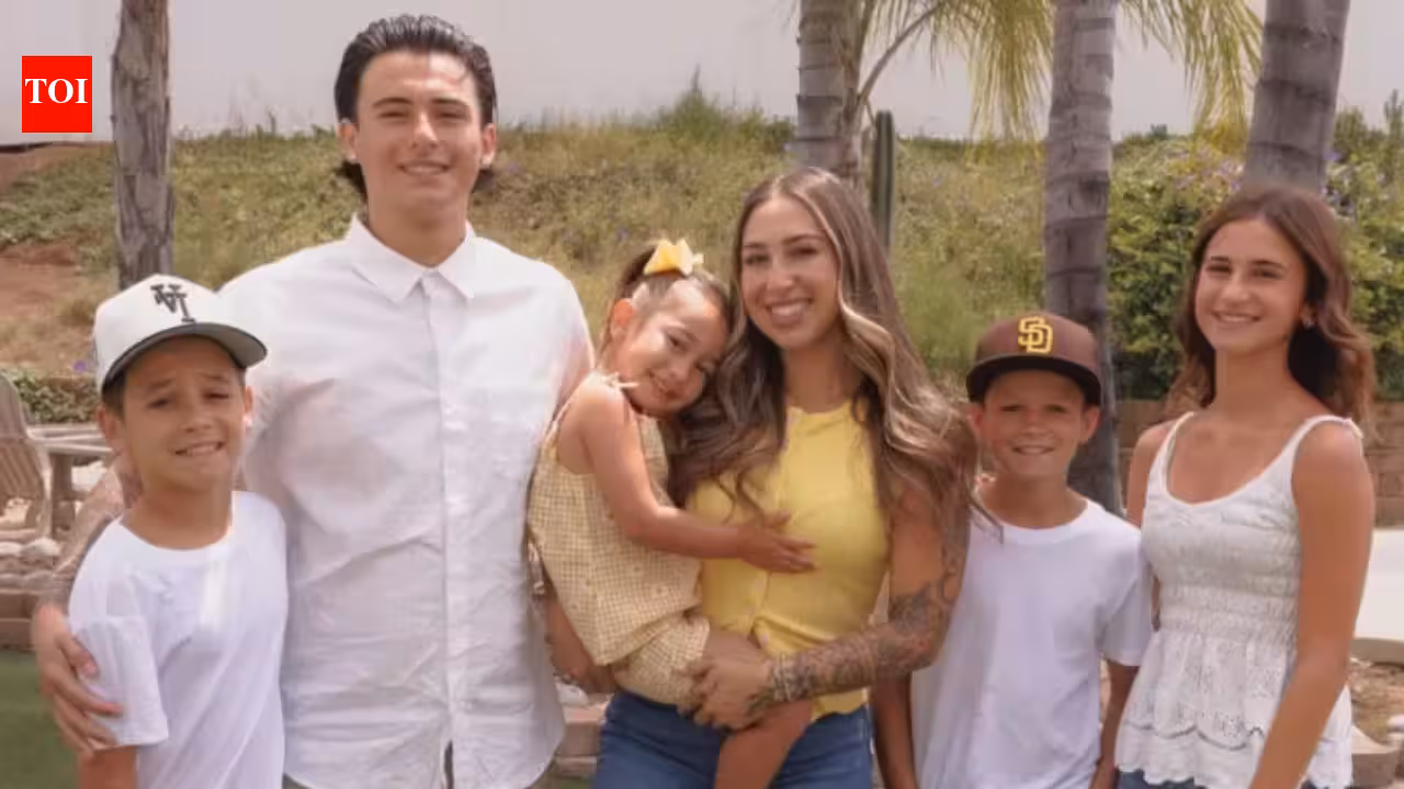 At 19, Baylee Laine gave up a full softball scholarship and worked two jobs to take in her four younger siblings; after a two-year fight, she adopted them At 19, Baylee Laine gave up a full softball scholarship and worked two jobs to take in her four younger siblings; after a two-year fight, she adopted them