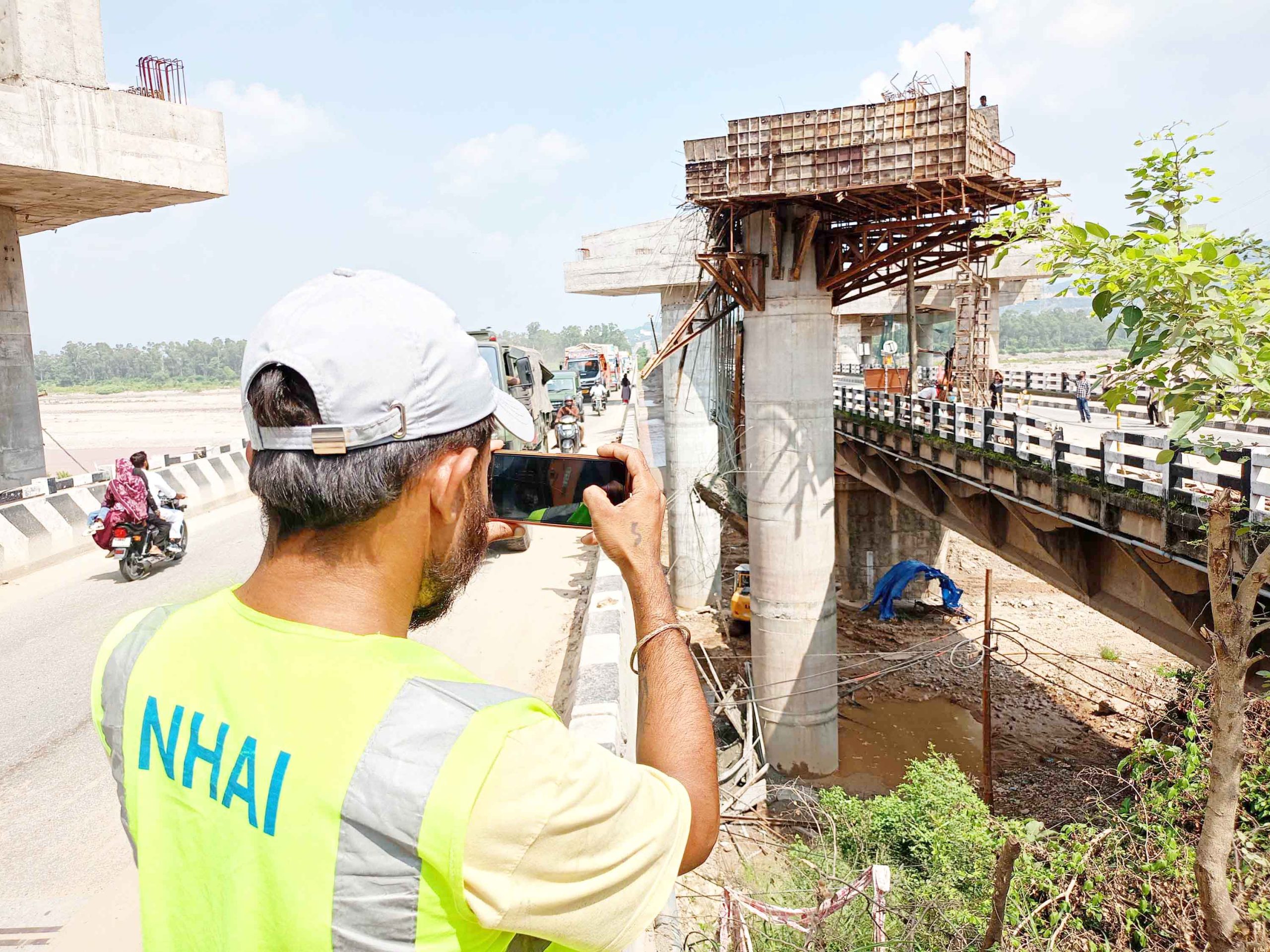 2 labourers die in separate incidents at under construction Expressway Highway 2 labourers die in separate incidents at under construction Expressway Highway