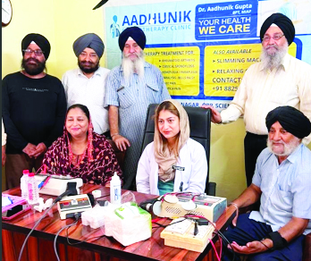 Dr. Aadhunik Gupta holds Special Physiotherapy Camp at Gurudwara Tali Sahib