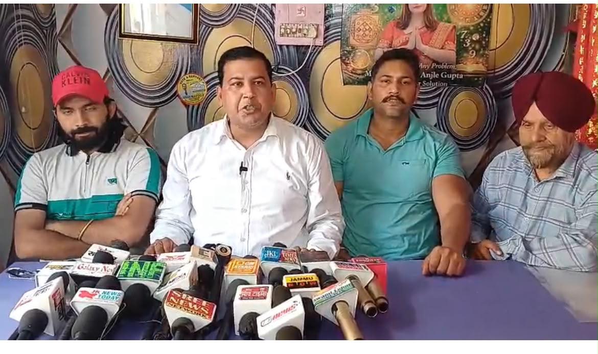 AAP Leader Amit Kapoor Slams J&K Health & Education Minister Sakina Itoo, Alleges Irregularities in Governance