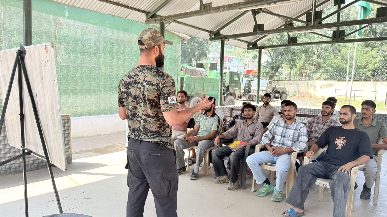 Army conducts lecture on importance of physical fitness for youth at Surankote