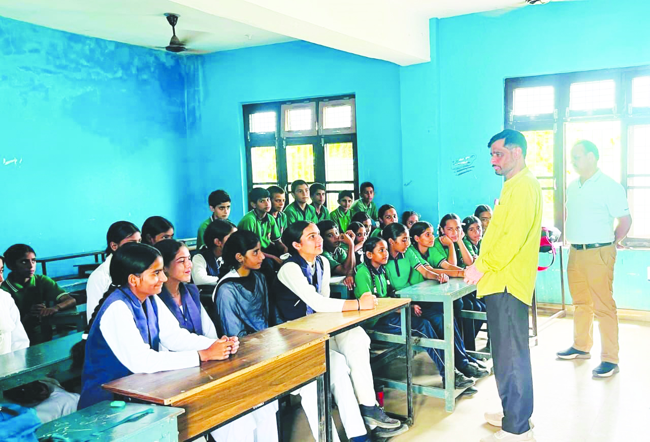 Army conducts lecture on ‘live a life less ordinary: join Indian Army’ to inspire youth at Parat