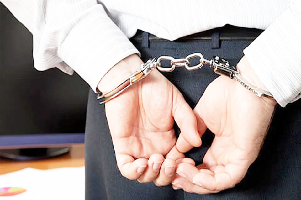 EOW Kashmir arrests accused in Rs 2 crore investment fraud case in Bengaluru