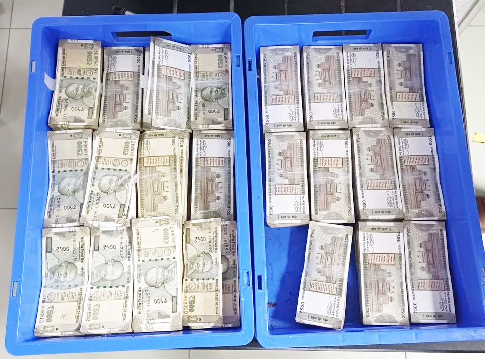 CISF detects Rs 68.53 lakh unaccounted cash at Delhi Airport