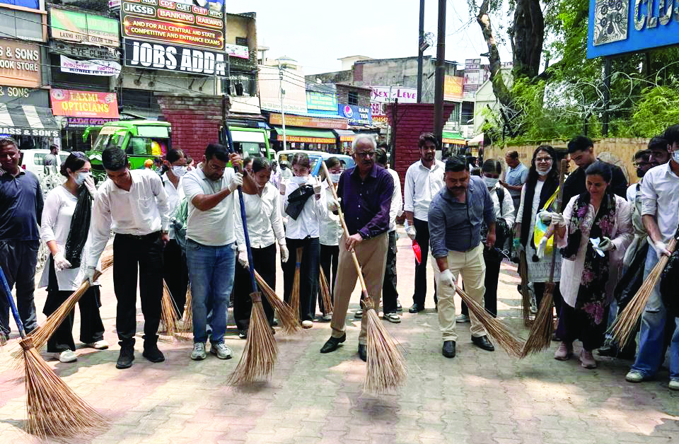 GGM Science College organizes cleanliness drive ‘Clean Campus, Green Campus’