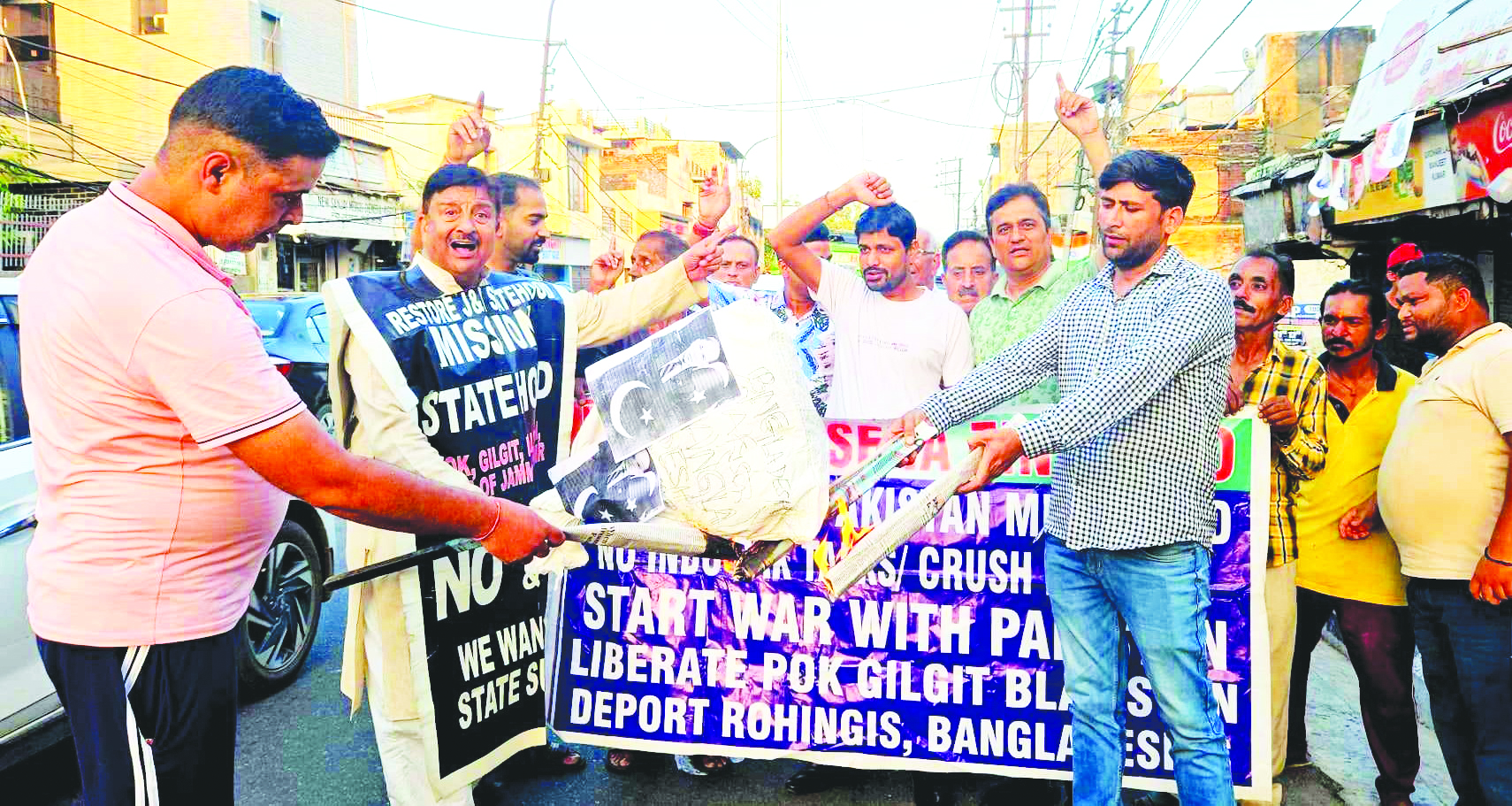 Dimple leads anti-Pakistan protest, condemns killings of Labourers