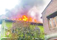 Fire breaks out at police Housing Corporation Headquarters in Srinagar, three rooms damaged