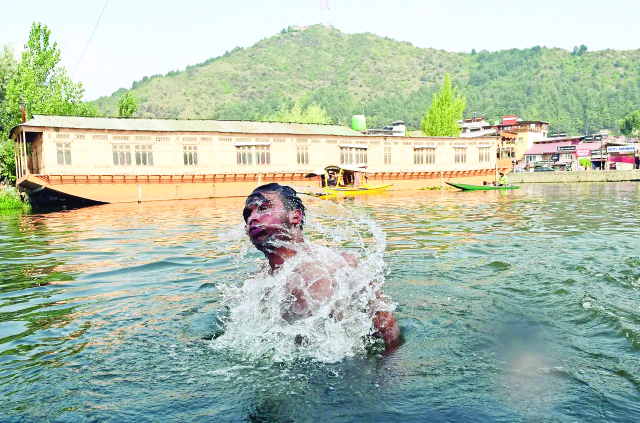 “Hot and Humid weather to continue across J&K, Rain likely at scattered places”: MeT