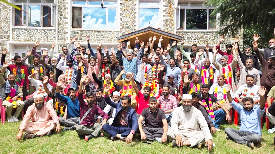 Dozens of PDP workers from Gool join National Conference in Banihal