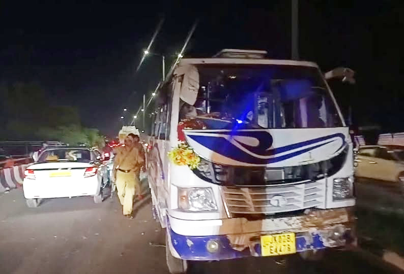 Mini-Bus Carrying Tiranga Yatra participants overturns in Jammu, 28 Injured